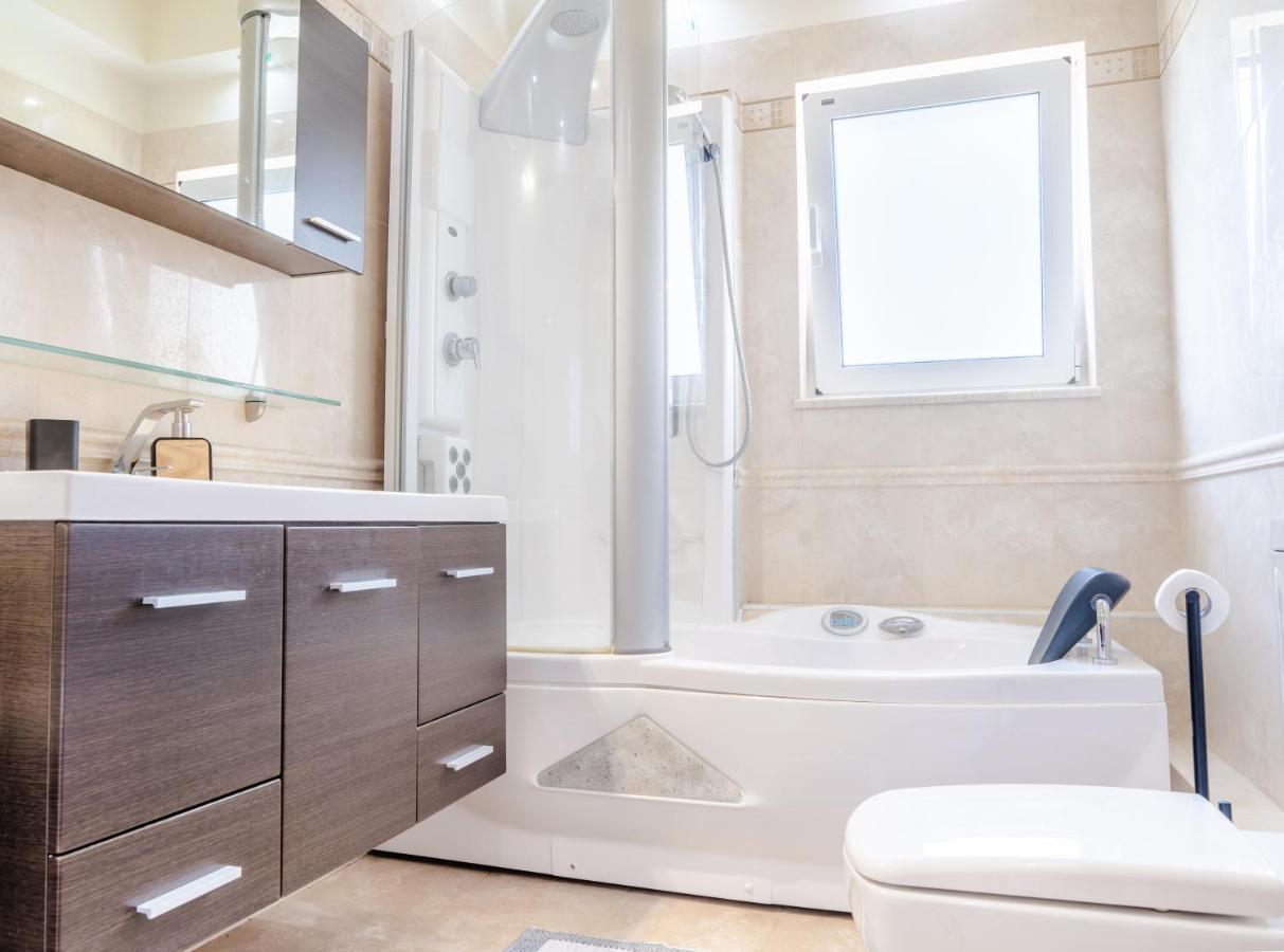 Villa Paris With Rooftop & Jacuzzi Valsamónero Extérieur photo
